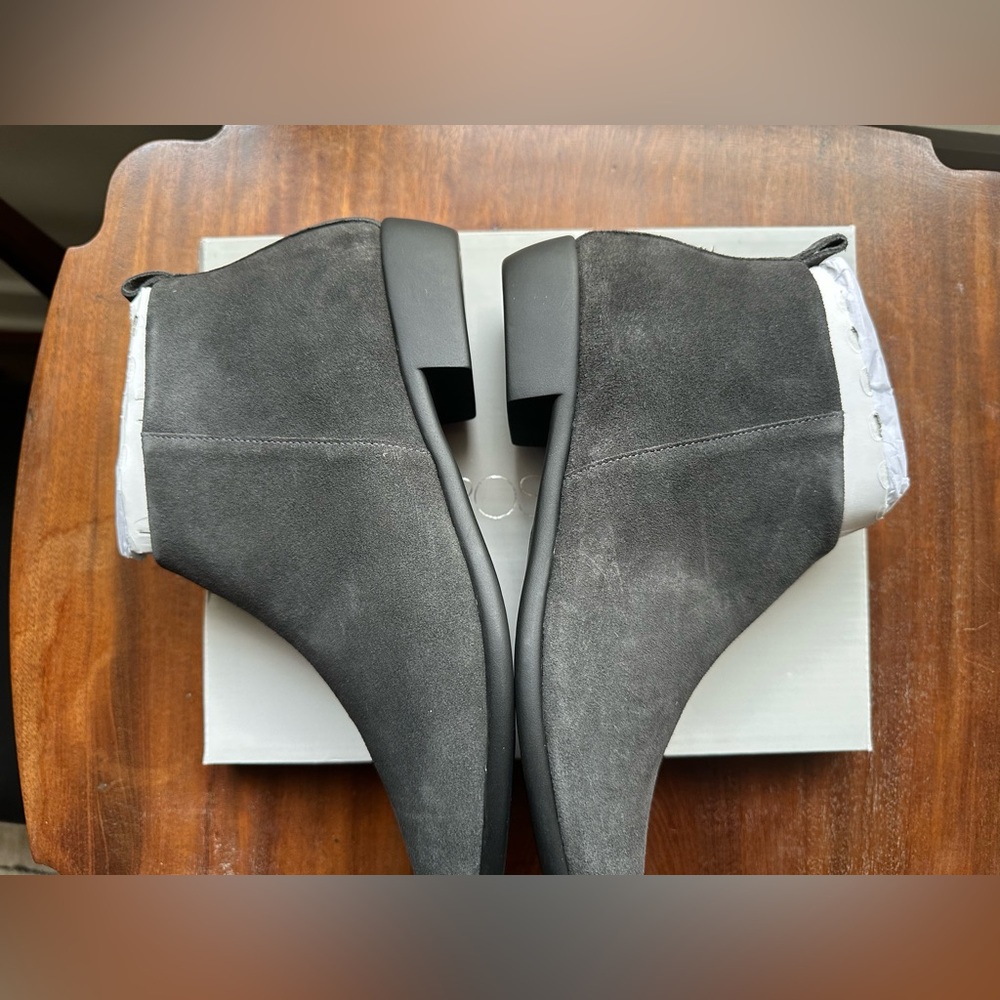 Aerosoles Women’s  Gray Suede Ankle Boots - Picture 4 of 7